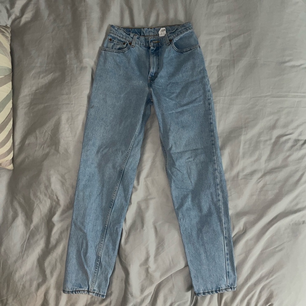 Levi's light wash 550s. W28